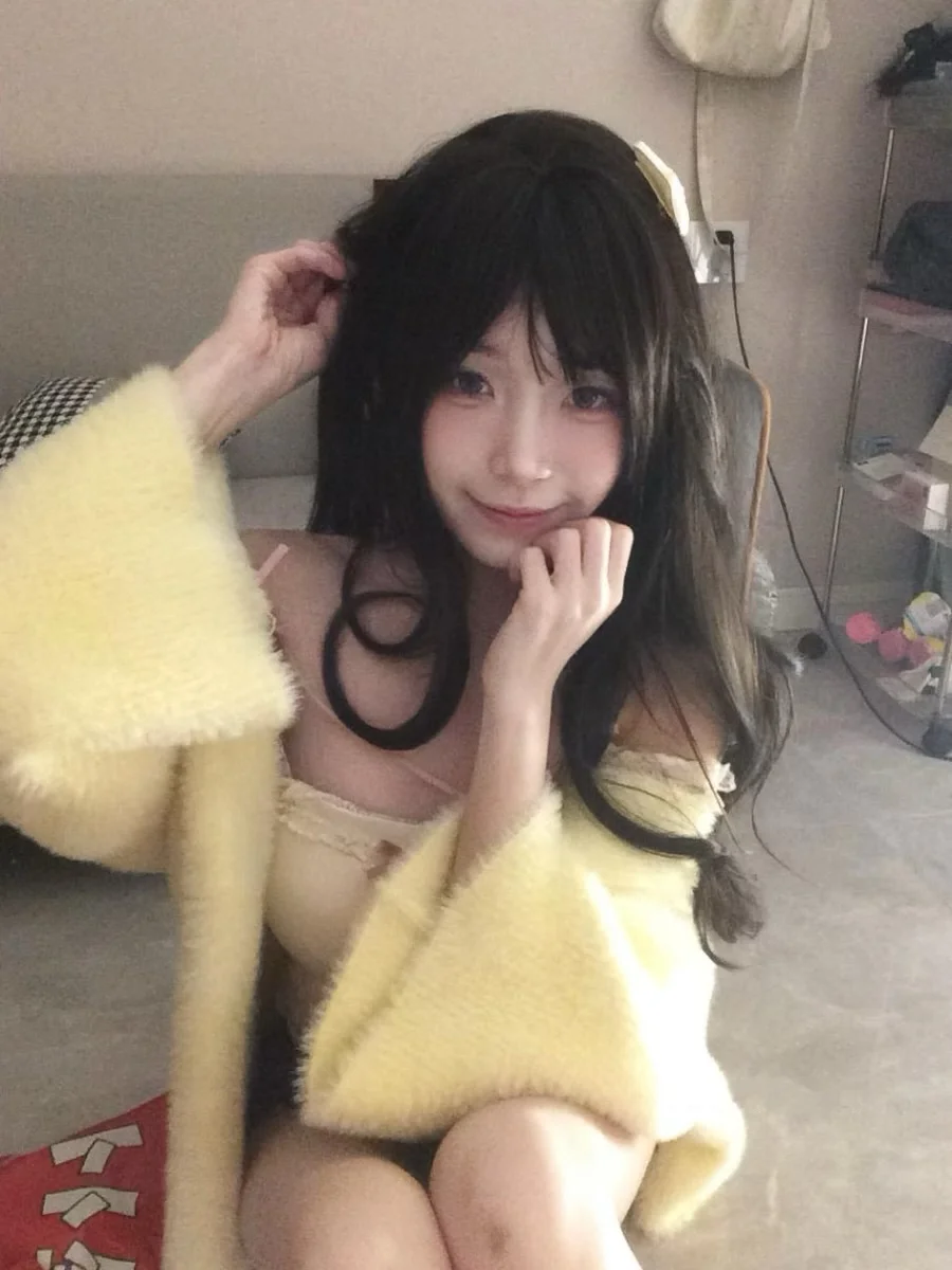 虎牙奶盖写真图片
